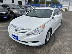 2014 Hyundai Sonata with White Exterior