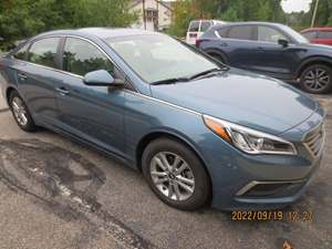 2017 Hyundai Sonata with Blue Exterior