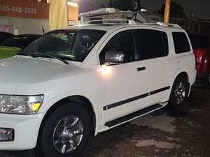 2006 Infiniti QX56 with White Exterior