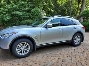 2017 Infiniti QX70 with Silver Exterior