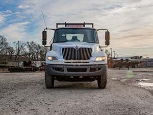 White 2012 International Durastar 4400