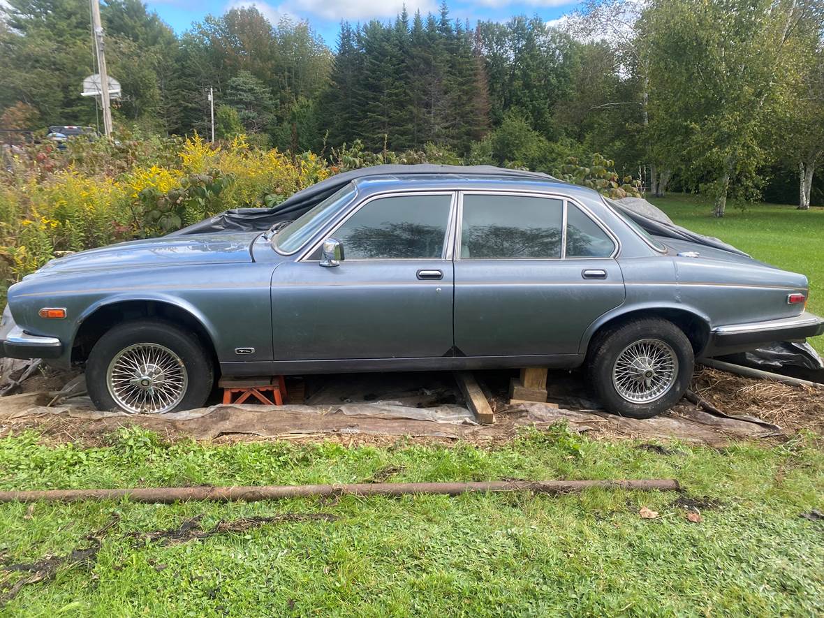 1987 Jaguar XJ6 for sale by owner in Dexter