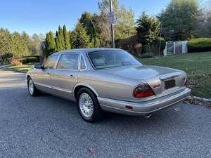 Beige 1997 Jaguar XJ6