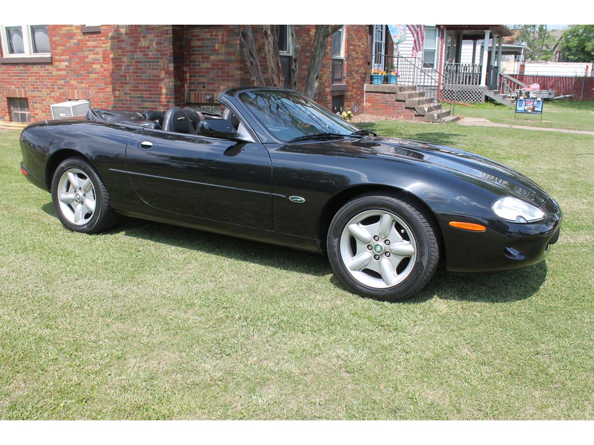 1997 Jaguar XK8 Classic Car Moline, IL 61265