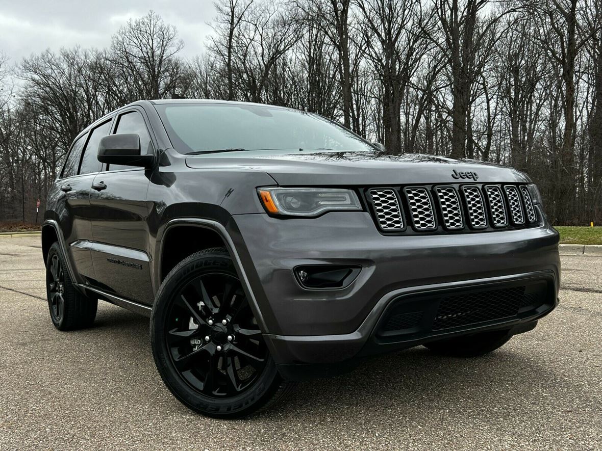 2021 Jeep Cherokee Laredo E 4x4 3.6L for sale by owner in Knoxville