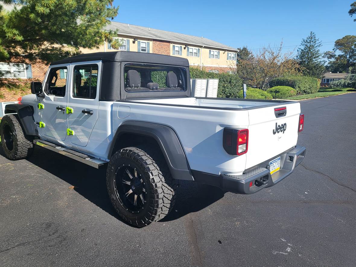 2022 Jeep Gladiator for sale by owner in Morrisville