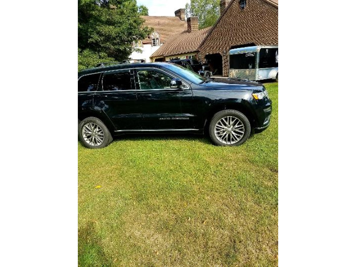 2018 Jeep Grand Cherokee L Summit for sale by owner in Harrisburg
