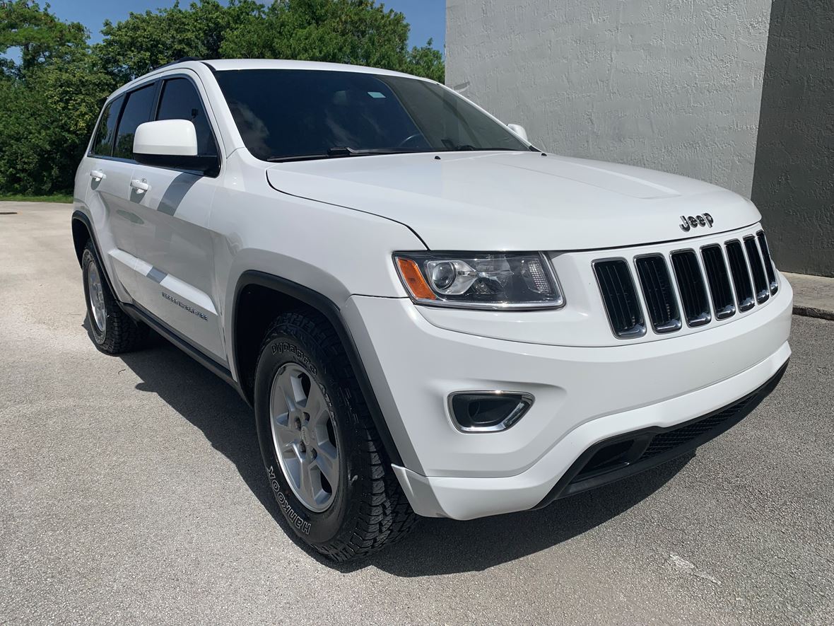 2015 Jeep Grand Cherokee Laredo 4WD for sale by owner in Miami