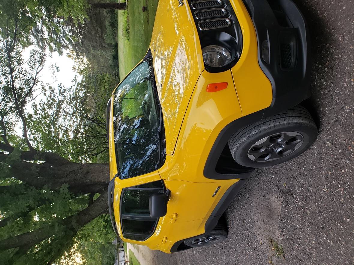 2016 Jeep Renegade for sale by owner in Hastings