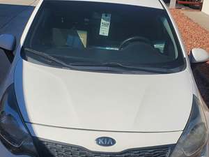 White 2014 Kia RIO