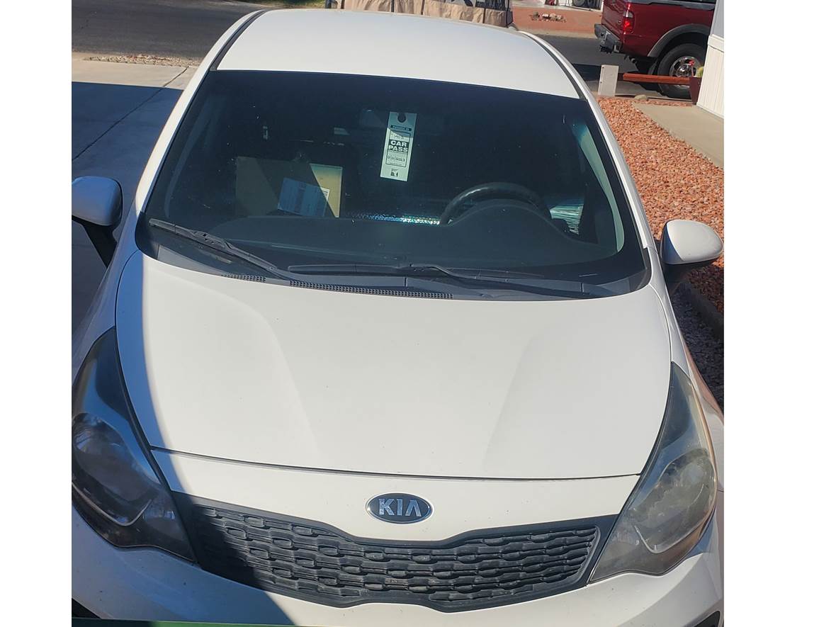 2014 Kia RIO for sale by owner in Sun City