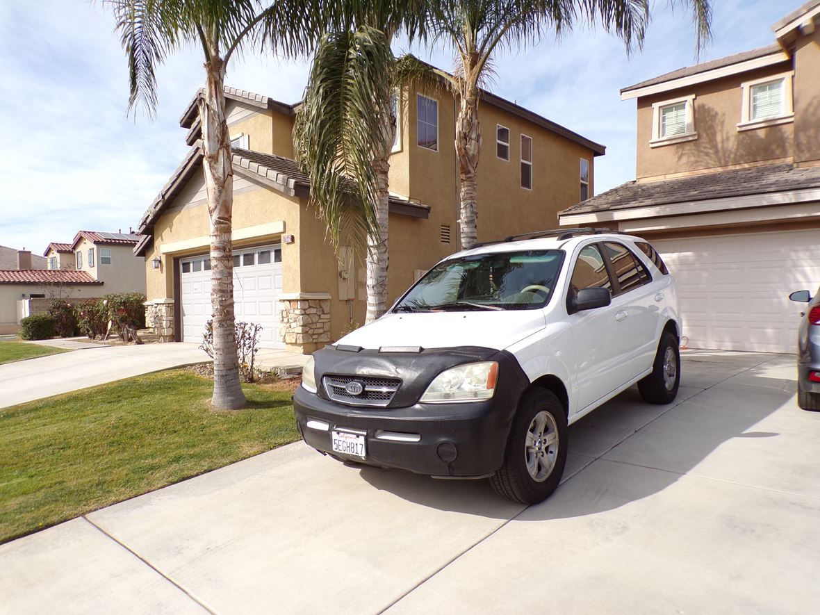 2004 Kia Sorento for sale by owner in Bakersfield