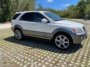 White 2006 Kia Sorento