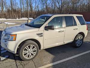 White 2010 Land Rover LR2