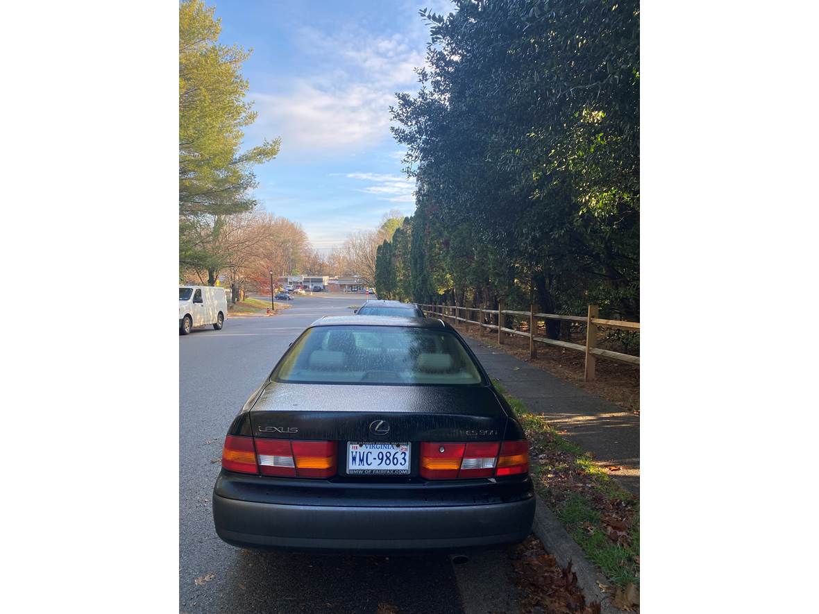 1999 Lexus ES for sale by owner in Burke