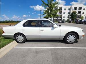 White 1995 Lexus LS 400