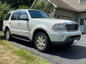 White 2003 Lincoln Aviator