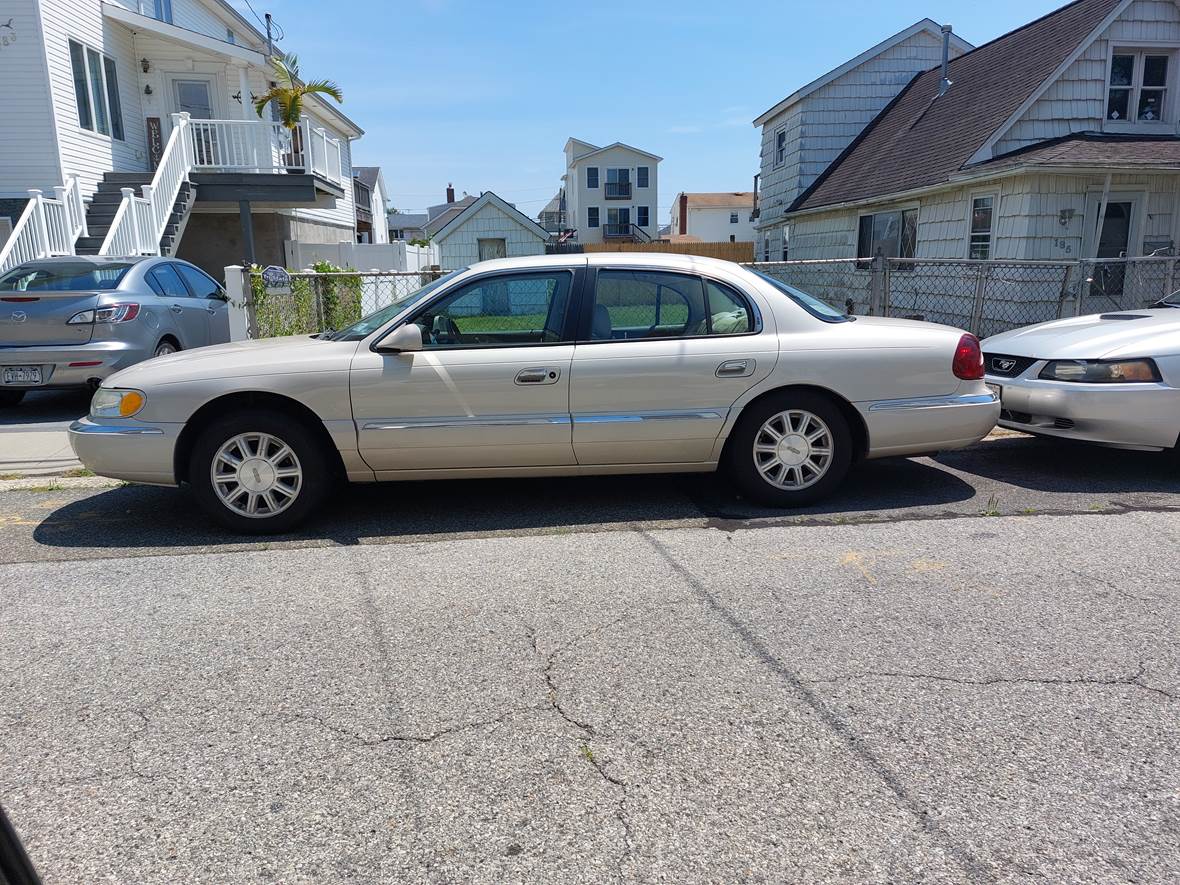 2002 Lincoln Continental for sale by owner in Freeport