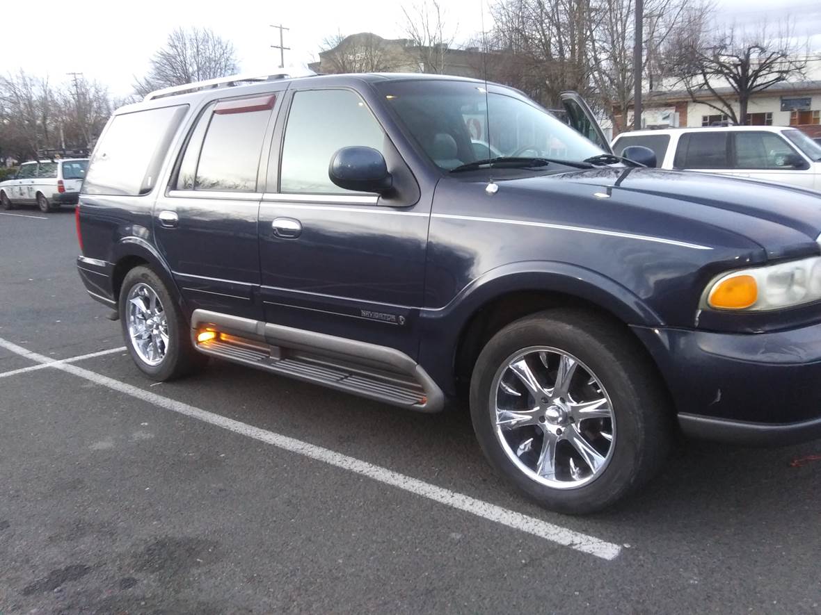 1998 Lincoln Navigator for sale by owner in Saint Helens
