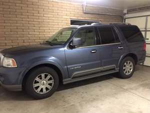 Blue 2003 Lincoln Navigator