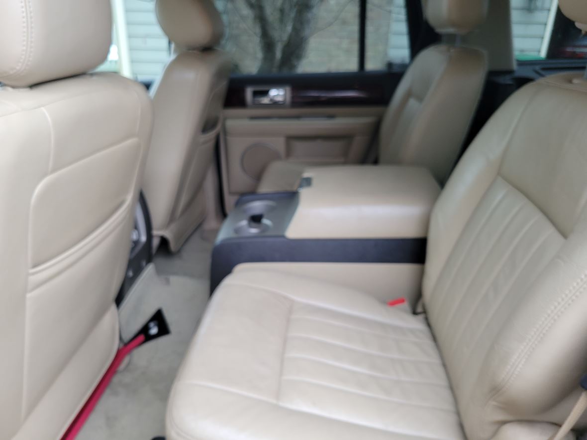2005 Lincoln Navigator for Sale by Owner in Granger, IN 46530