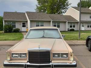 Lincoln Town Car for sale by owner in Muscatine IA