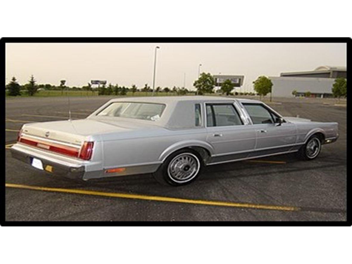 1988 Lincoln Town Car Classic Car Aberdeen, SD 57401
