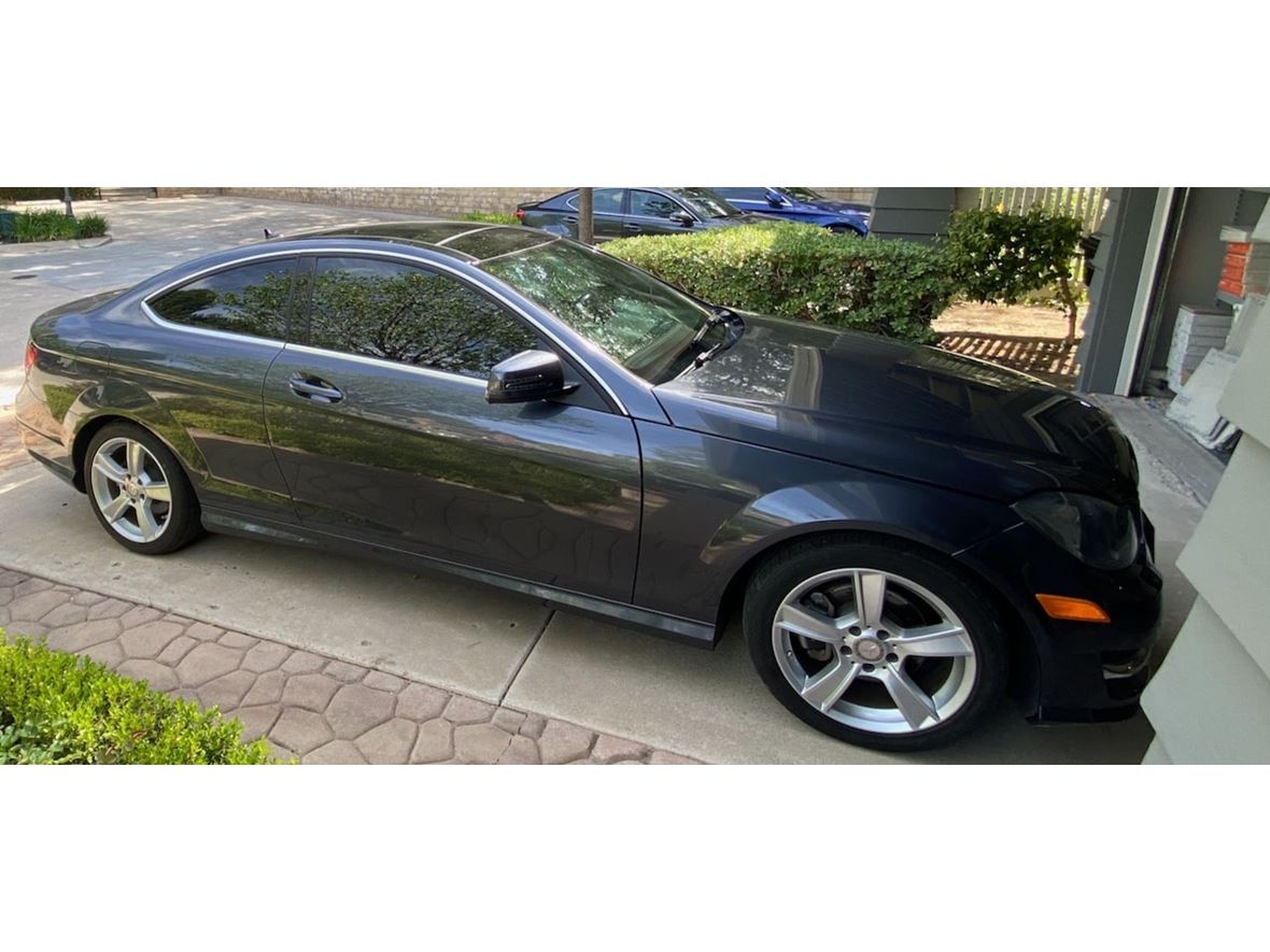2015 Mercedes-Benz C-Class for sale by owner in Thousand Oaks