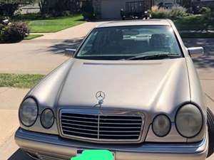 Gold 1999 Mercedes-Benz E-Class