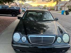 Black 2001 Mercedes-Benz E320