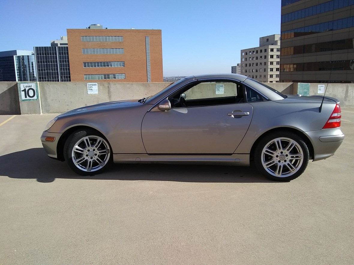 2004 Mercedes-Benz SLK-Class for sale by owner in Midland
