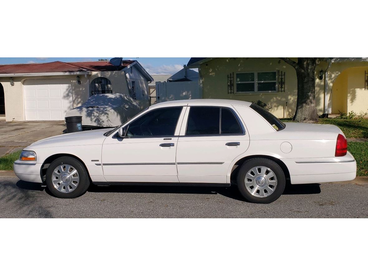 2004 Mercury Grand Marquis for sale by owner in Holiday