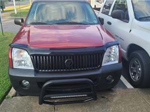 Red 2004 Mercury Mountaineer