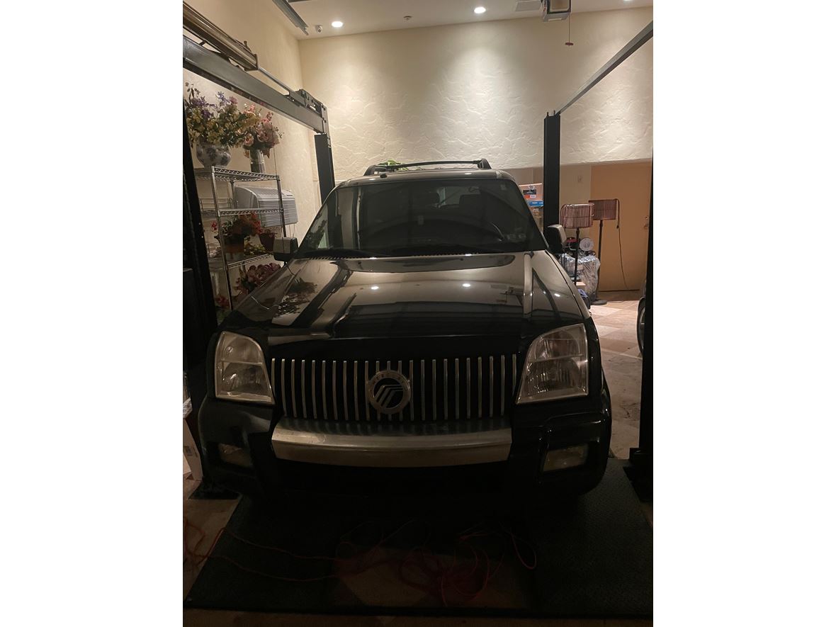2008 Mercury Mountaineer for sale by owner in Naples