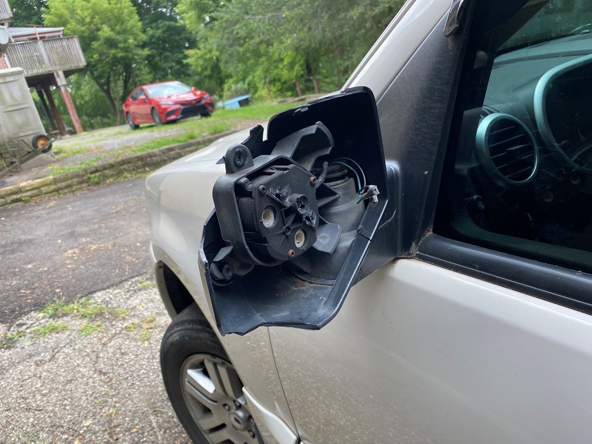 2010 Mercury Mountaineer for sale by owner in Pittsburgh