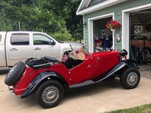 1952 MG MGB with Red Exterior