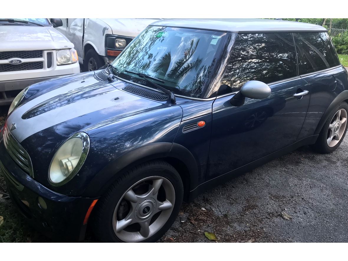 2006 MINI Cooper for sale by owner in North Miami Beach