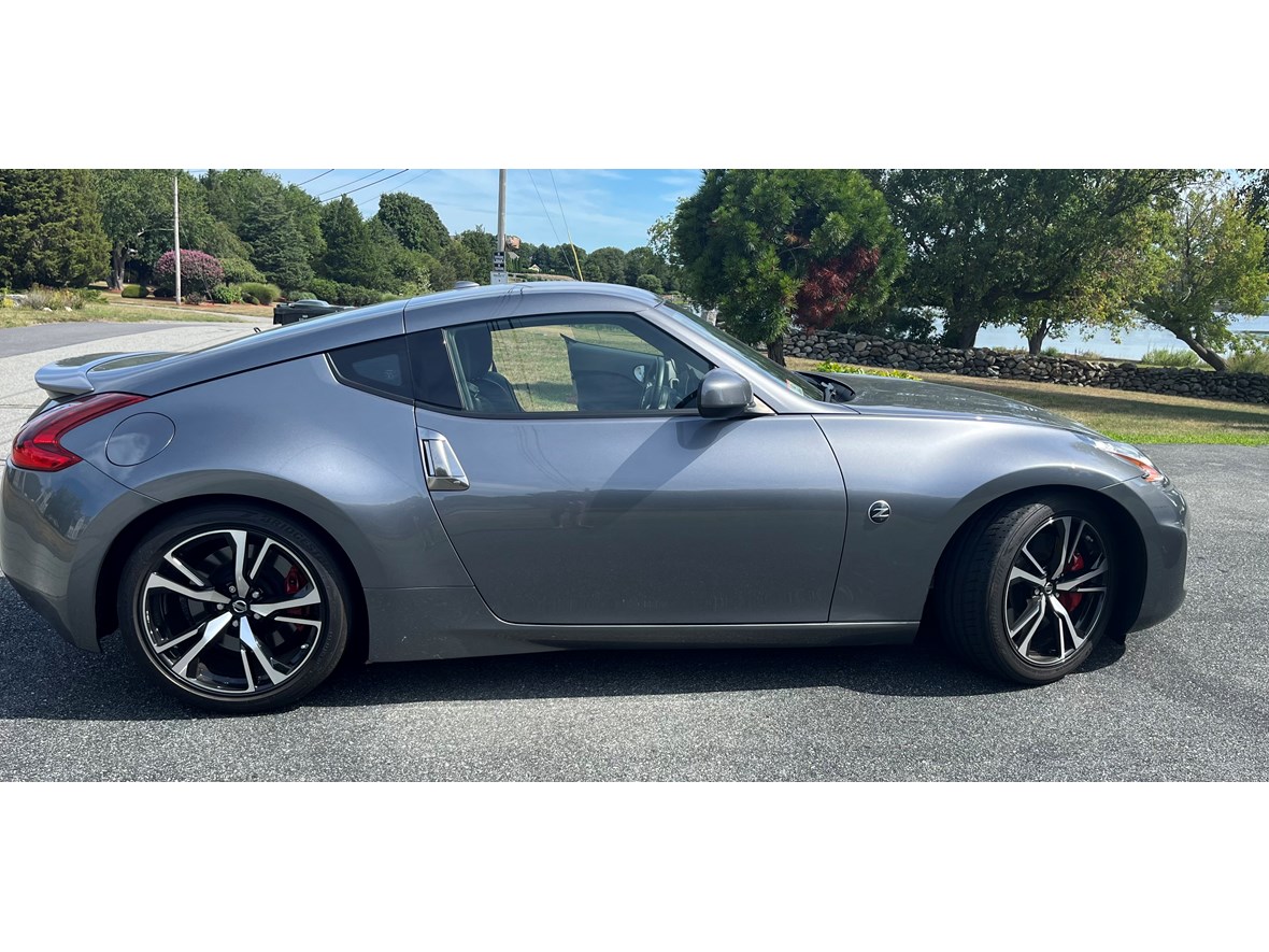 2020 Nissan 370Z for sale by owner in Swansea