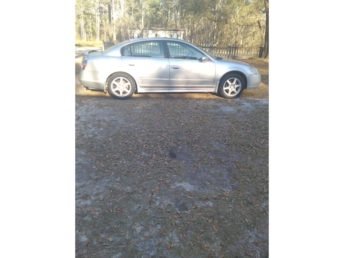 2004 Nissan Altima for sale by owner in Winchester