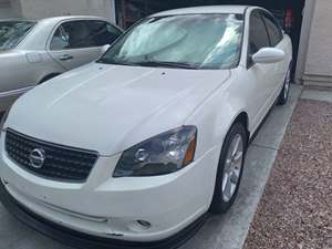 White 2005 Nissan Altima