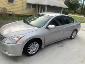 Gray 2010 Nissan Altima