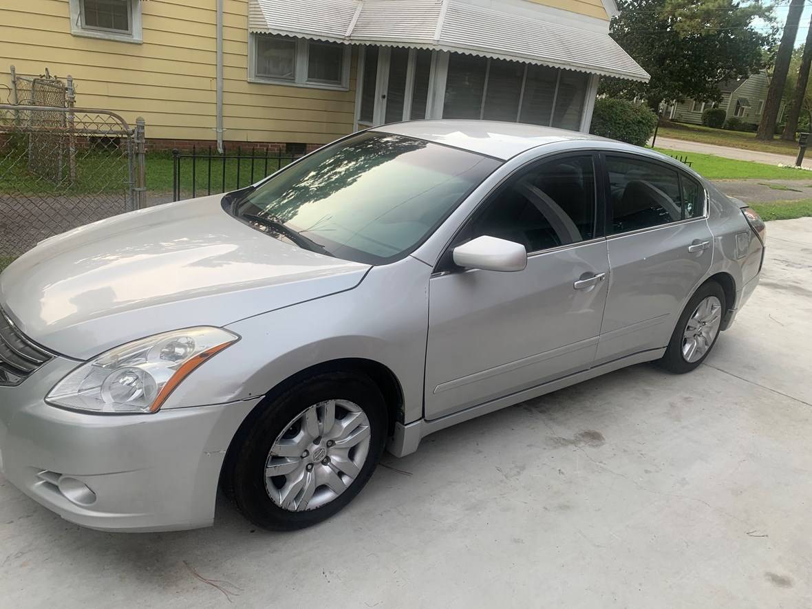 2010 Nissan Altima for sale by owner in Rocky Mount