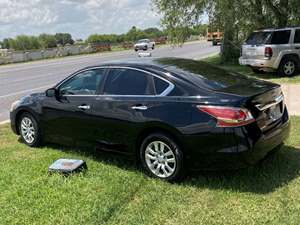 Black 2015 Nissan Altima