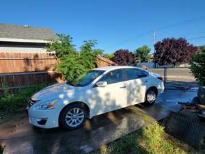 White 2015 Nissan Altima