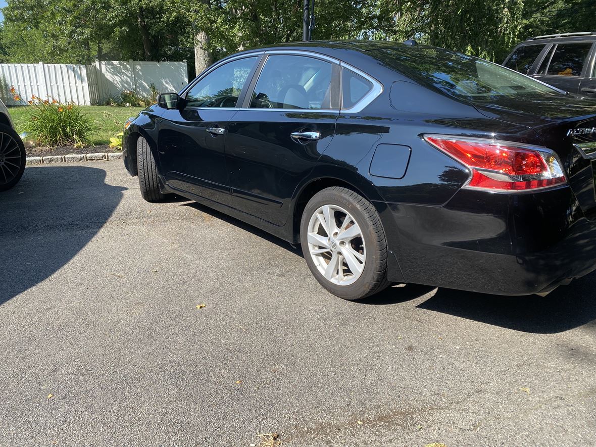 2015 Nissan Altima for sale by owner in Bay Shore