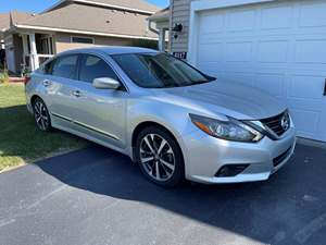 Silver 2016 Nissan Altima