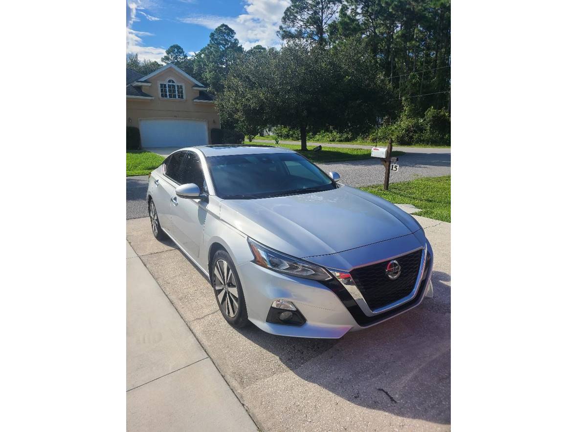 2021 Nissan Altima for sale by owner in Palm Coast