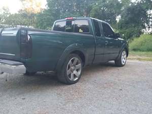 Green 2002 Nissan Frontier