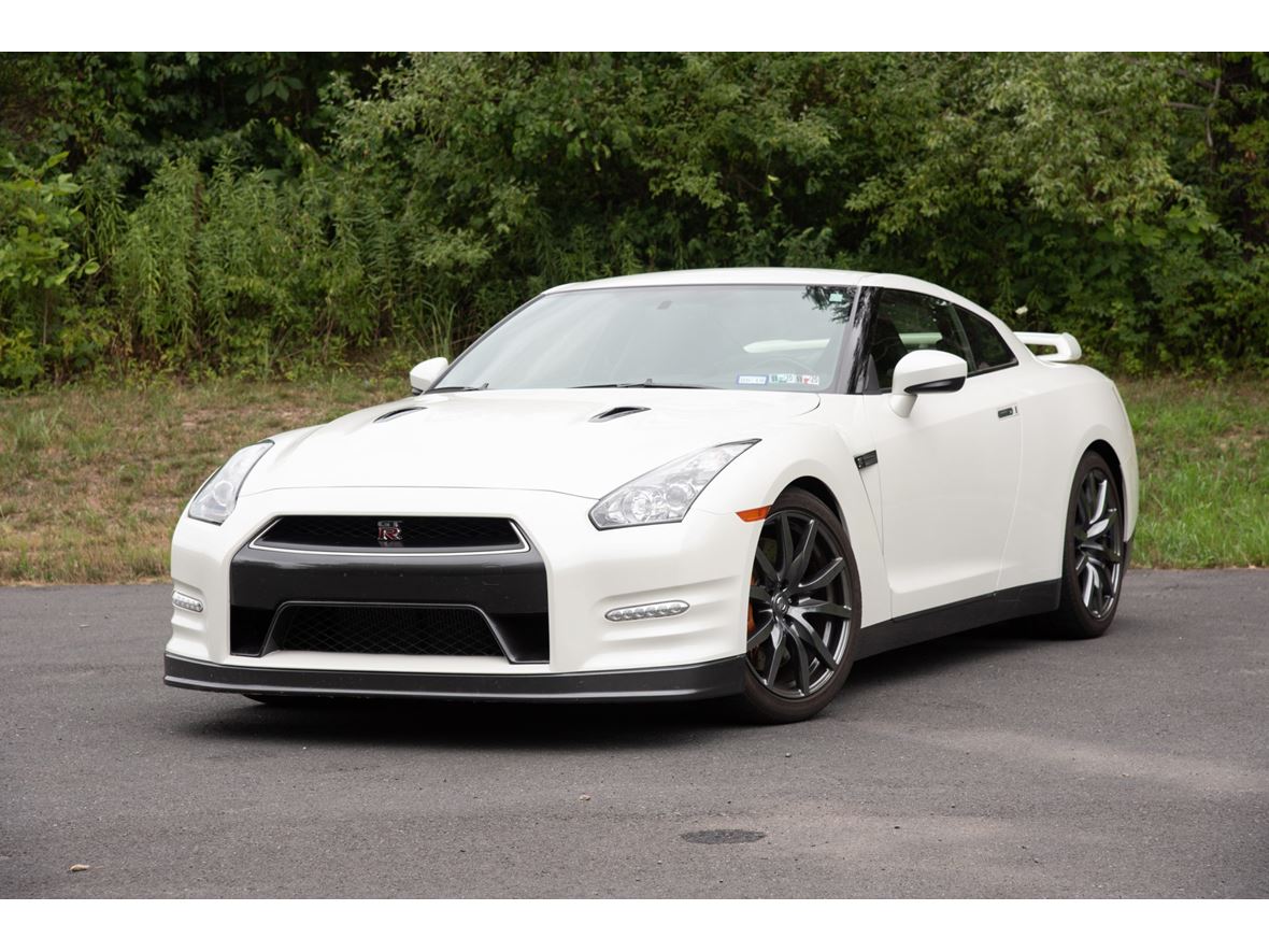 2013 Nissan GT-R for sale by owner in Pittsburgh