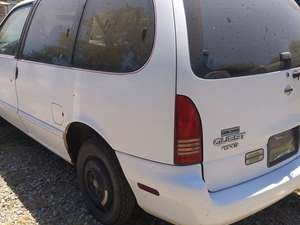 White 1997 Nissan Quest 